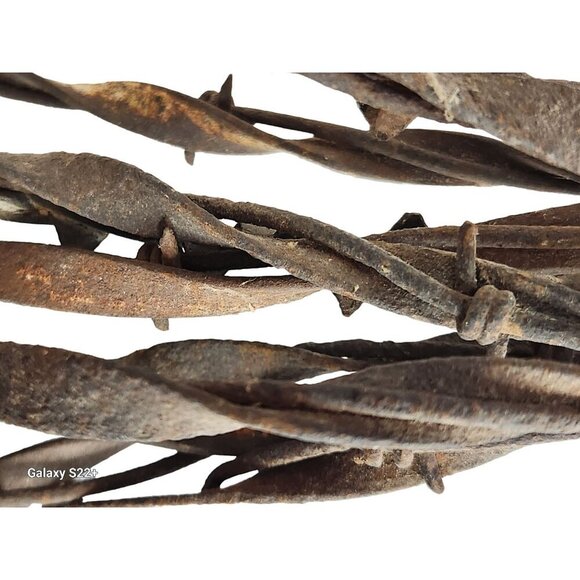 Antique Rusted Barbed Wire Bundle For Crafting & Decor 22inch Lot of 11 pieces - Picture 10 of 12